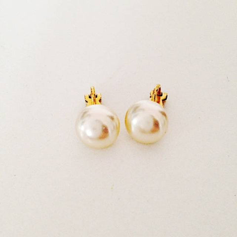 Mini pearl earrings - sold