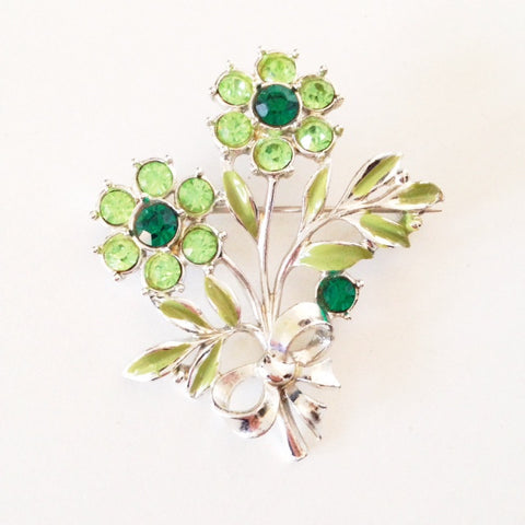 Pretty flower brooch